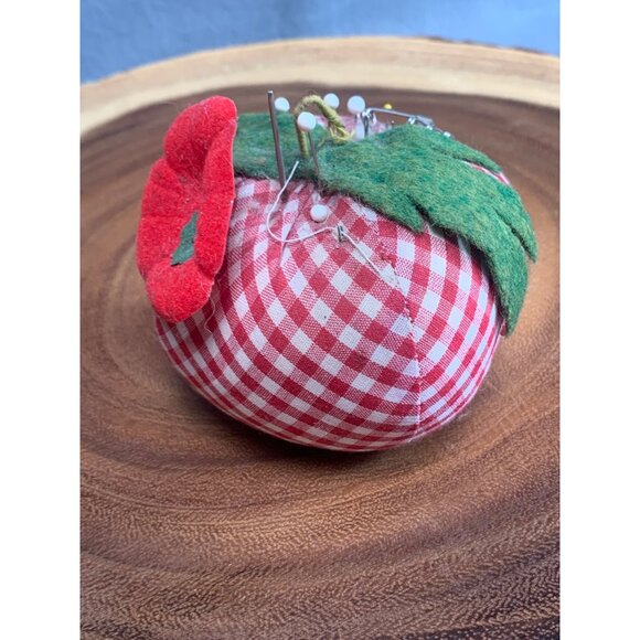 Vintage Gingham Tomato Pin Cushion with Safety Pins & Pins - Picture 3 of 14